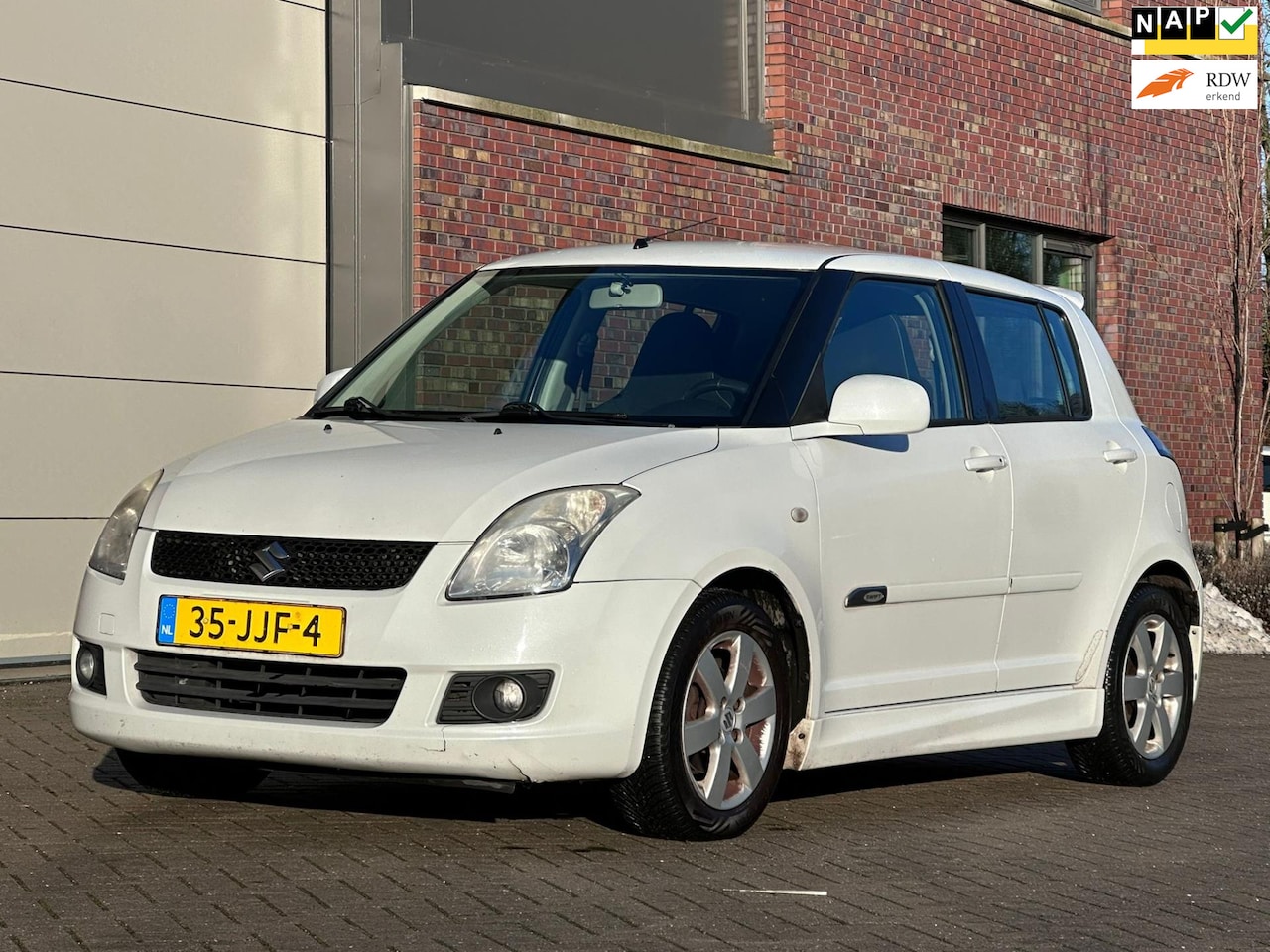 Suzuki Swift - 1.3 Bandit 5DR*Clima*NAP*LM velgen*2e eigenaar*Nieuwe APK* - AutoWereld.nl