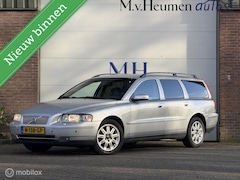Volvo V70 - 2.5T 210PK Stoelverwarming Cruise Climate Trekhaak Nieuwe Distributie