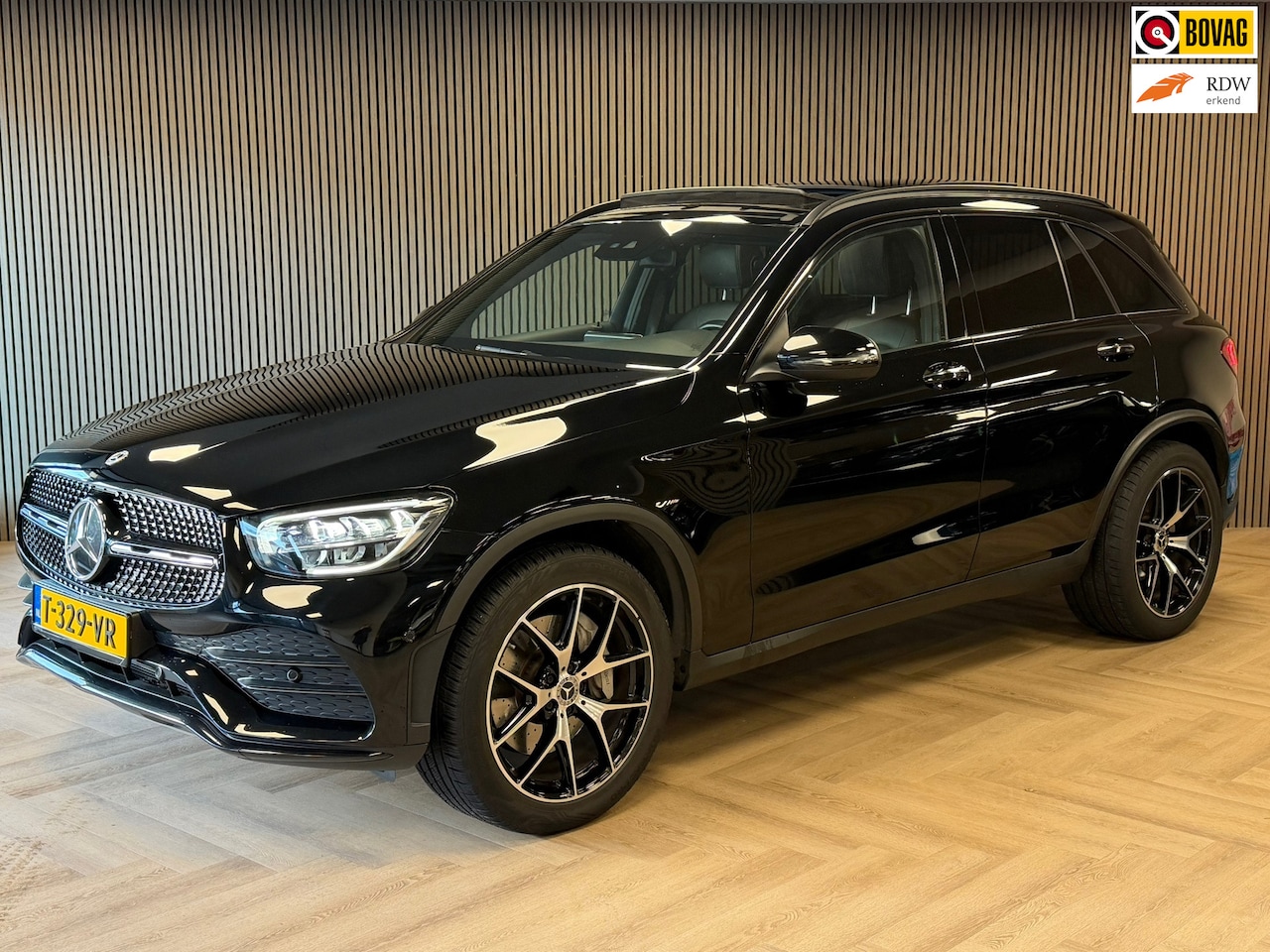Mercedes-Benz GLC-klasse - 200 4MATIC Premium Plus AUT PANORAMADAK TREKHAAK NAVIGATIE CAMERA SFEERVERLICHTING STOELVE - AutoWereld.nl