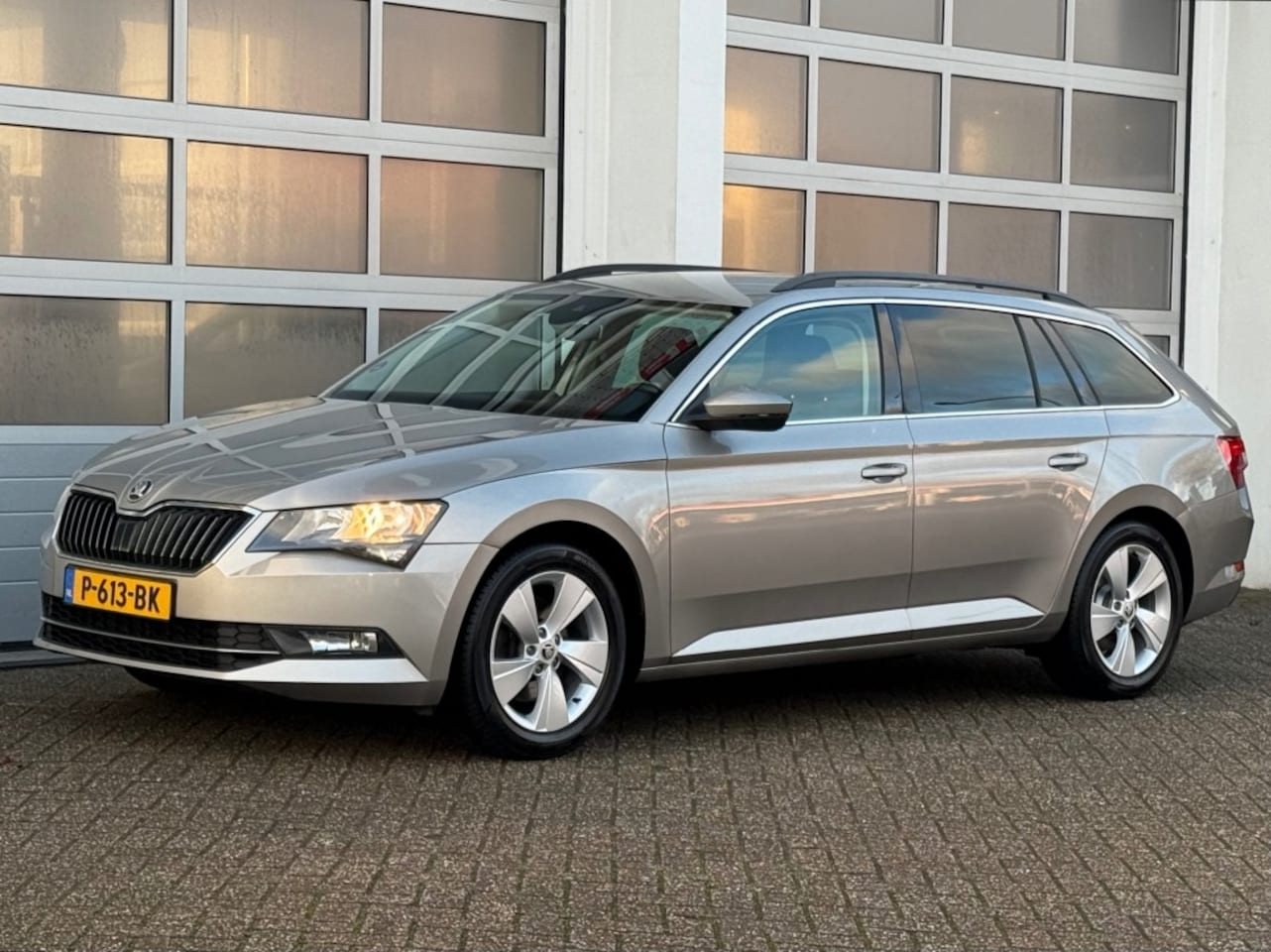 Skoda Superb - 1.4 TSI 150PK ACT Ambition Business Navi Cruise Trekhaak - AutoWereld.nl