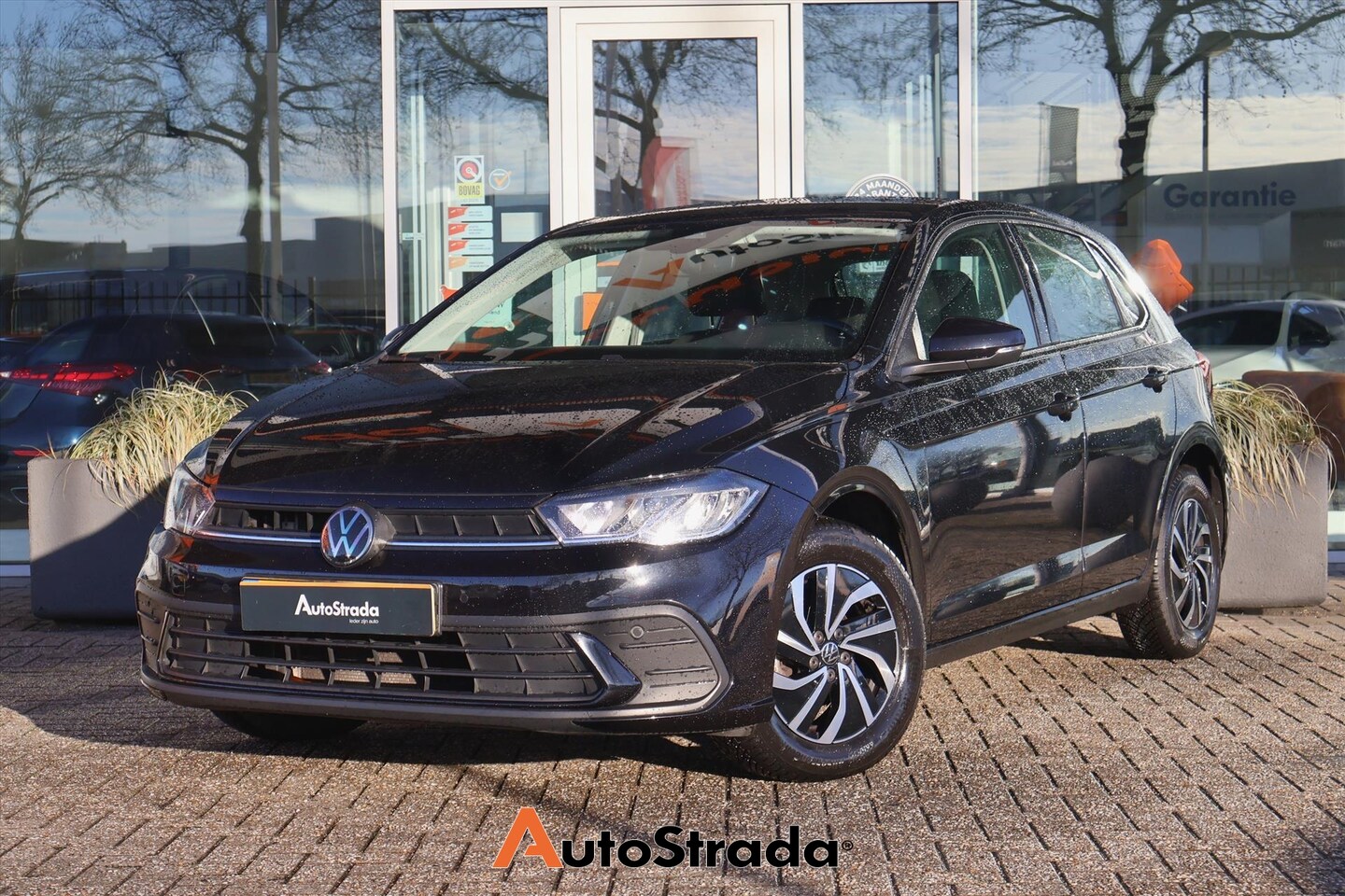 Volkswagen Polo - 1.0 Life Business TSI 95pk | Virtual | ACC | Stoelverwarming | Climate | Camera | Carplay - AutoWereld.nl