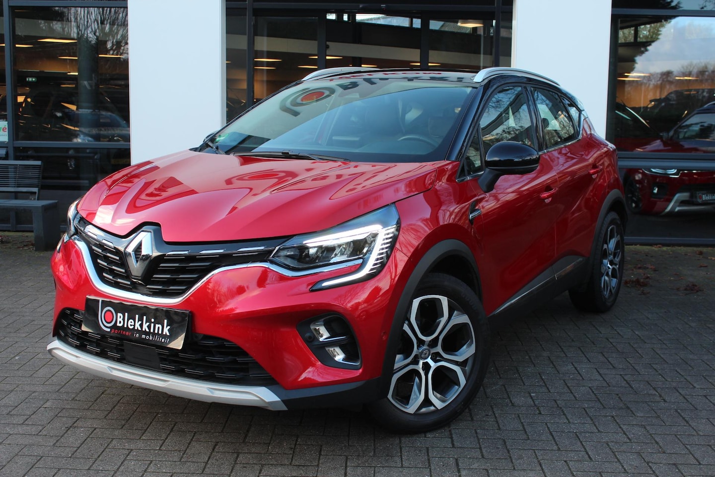 Renault Captur - 1.3 TCe 155 Intens Automaat, wegklapbare trekhaak - AutoWereld.nl