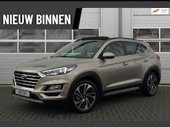 Hyundai Tucson - 1.6 T-GDI PREMIUM / TREKHAAK / CARPLAY / PANO / 360 CAMERA / DODEHOEK / STOELVERKOELING +