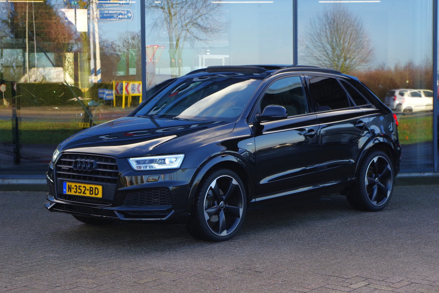 Audi Q3 - 2.0 TFSI 180 PK Automaat Quattro S-Line Sport Pro Line, Panoramadak, LED, Keyless - AutoWereld.nl