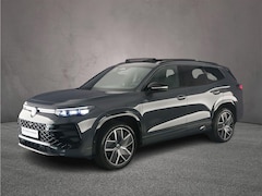 Volkswagen Tayron - R-Line Edition 1.5 TSI eHybrid 272pk DSG Automaat Trekhaak, Panoramadak, Black Style, Navi