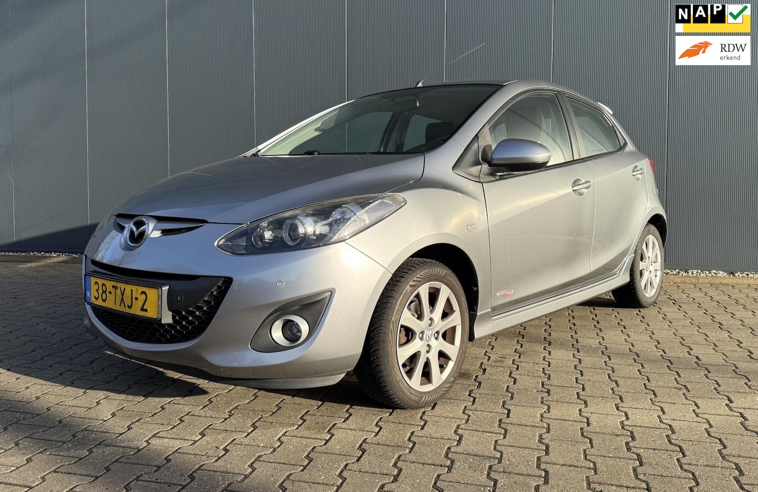 Mazda 2 - 1.3 GT-M Line Airco Apple Care Play NIEUW APK - AutoWereld.nl