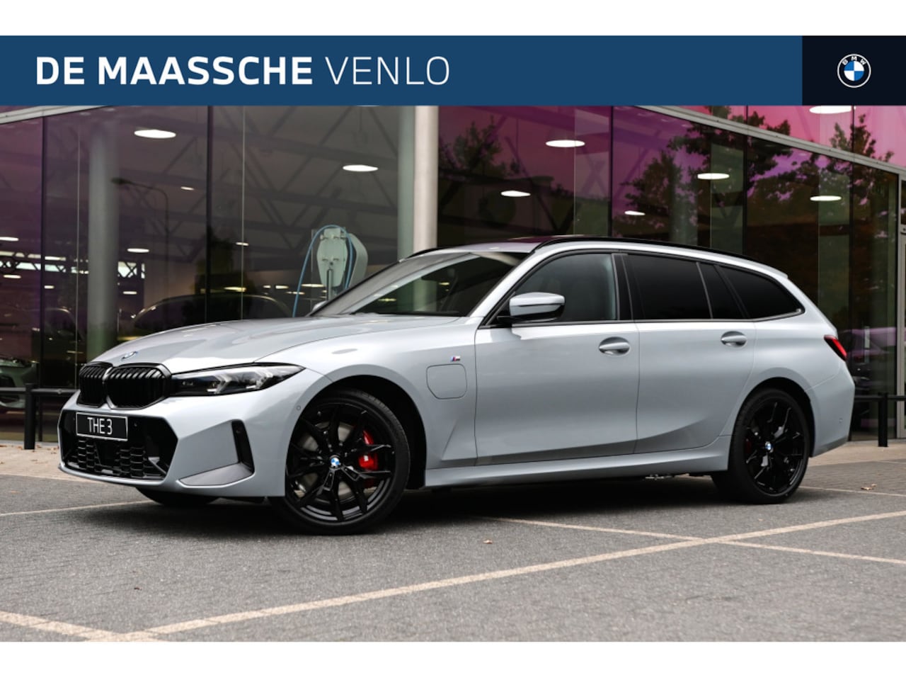 BMW 3-serie Touring - 330e High Executive M Sport Automaat / Panoramadak / Trekhaak / Sportstoelen / Comfort Acc - AutoWereld.nl