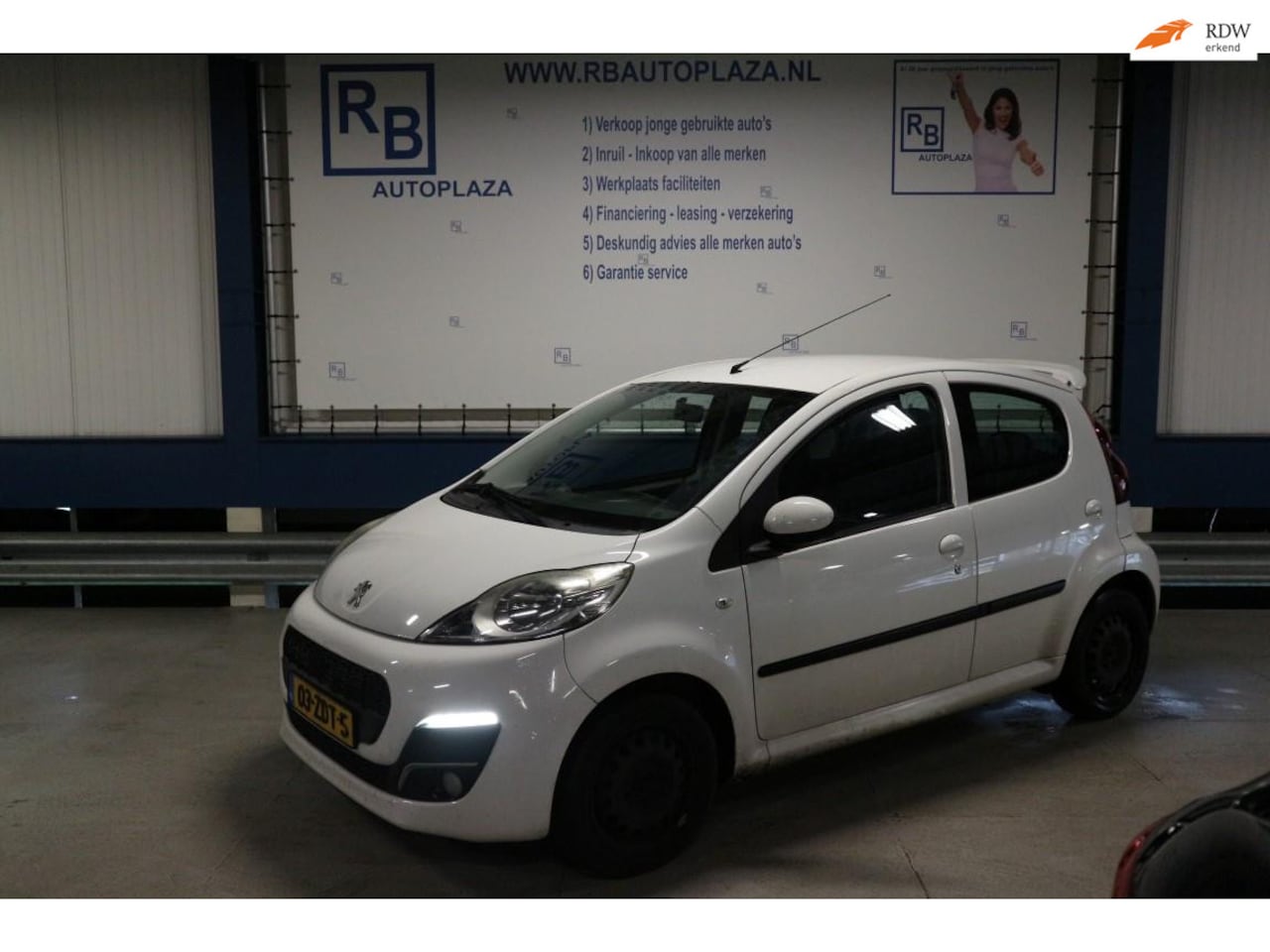 Peugeot 107 - 1.0 Active / 5 Drs / NW MODEL / AIRCO ! - AutoWereld.nl