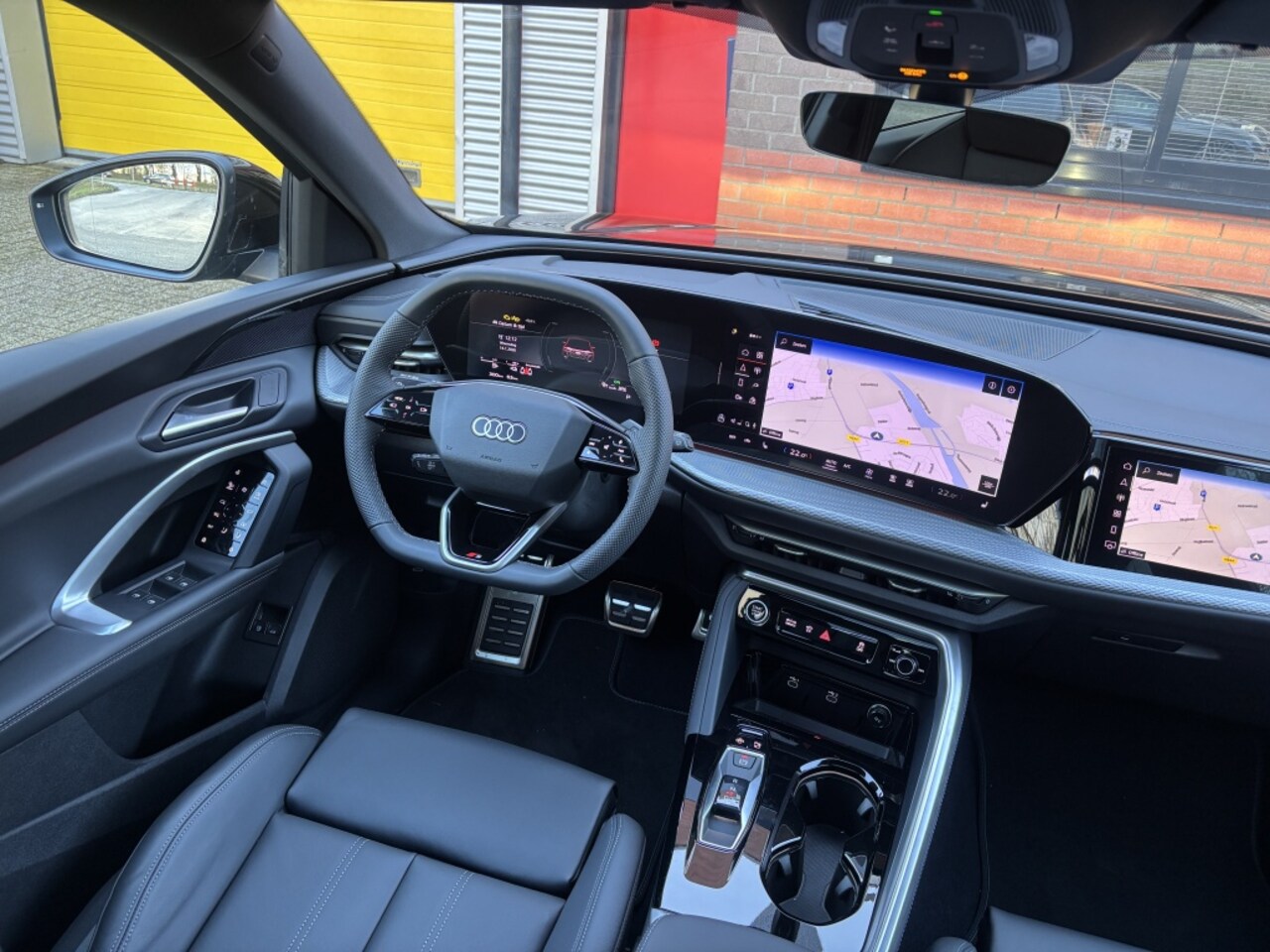 Audi Q5 - e-hybrid Quattro 252pk S-Line Pano Luchtvering 21'' BTW - AutoWereld.nl