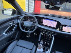 Audi Q5 - e-hybrid Quattro 252pk S-Line Pano Luchtvering 21'' BTW