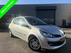 Renault Clio - 1.6-16V Dynam.Luxe Clima /Automaat