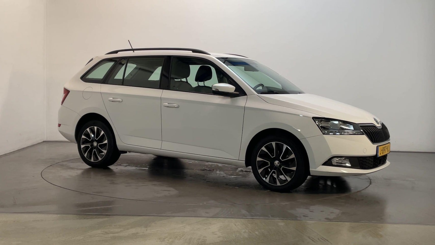 Skoda Fabia Combi - 1.0 TSI Business Edition Navigatie Parkeersenoren - AutoWereld.nl