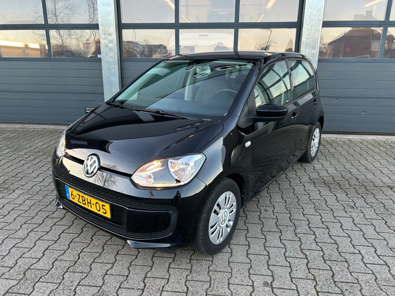 Volkswagen Up! - 1.0 move up! 1.0 60pk 5-drs Move up! - AutoWereld.nl