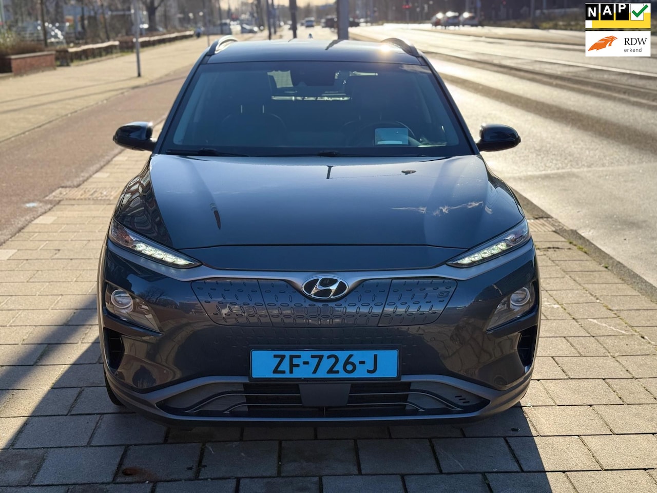 Hyundai Kona Electric - EV Premium 64 kWh Taxi klaar incl Cabman - AutoWereld.nl