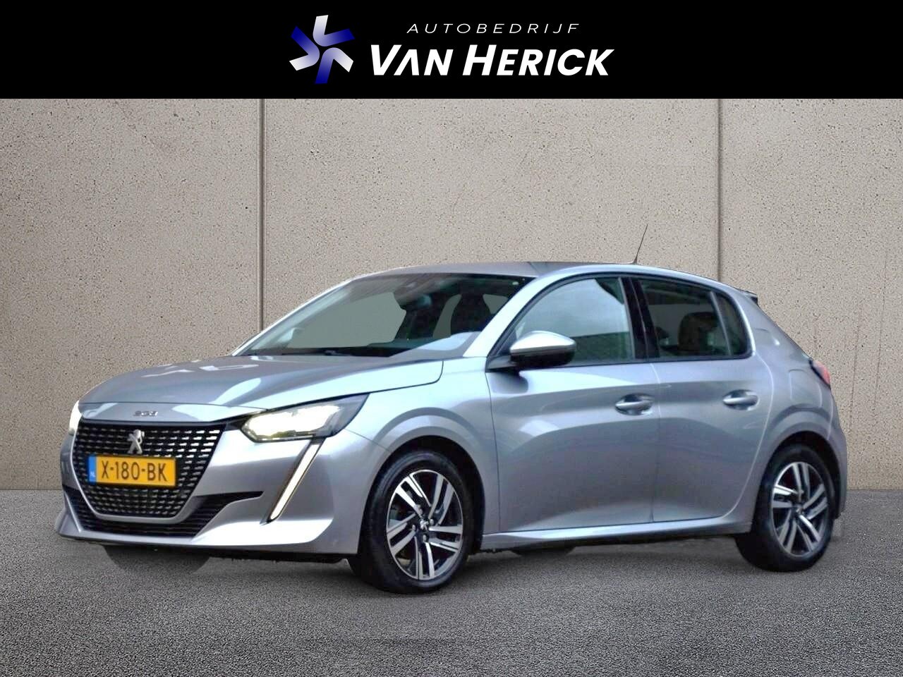 Peugeot 208 - 1.2 PureTech Allure 100PK 5 deurs | Apple Carplay | Nette staat - AutoWereld.nl