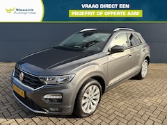 Volkswagen T-Roc - 1.0 TSI 115pk T-Roc Style | Navigatie | Kofferbak elektrisch | Parkeersensoren | Climate c