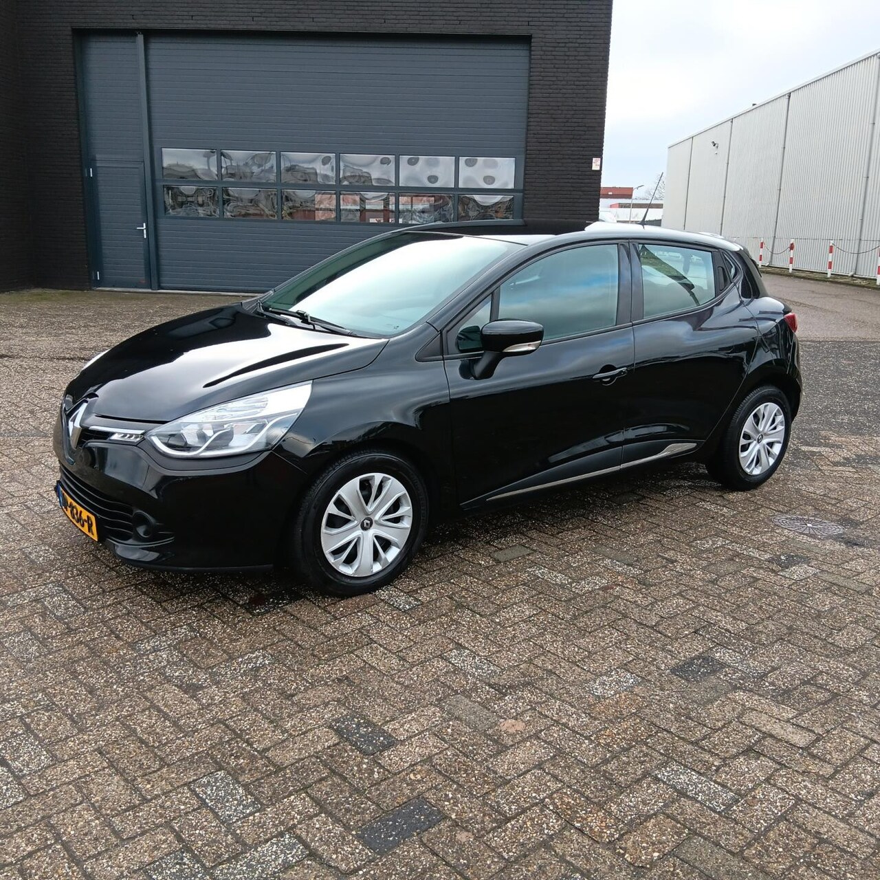 Renault Clio - 0.9 TCe Expression 0.9 TCe Expression - AutoWereld.nl