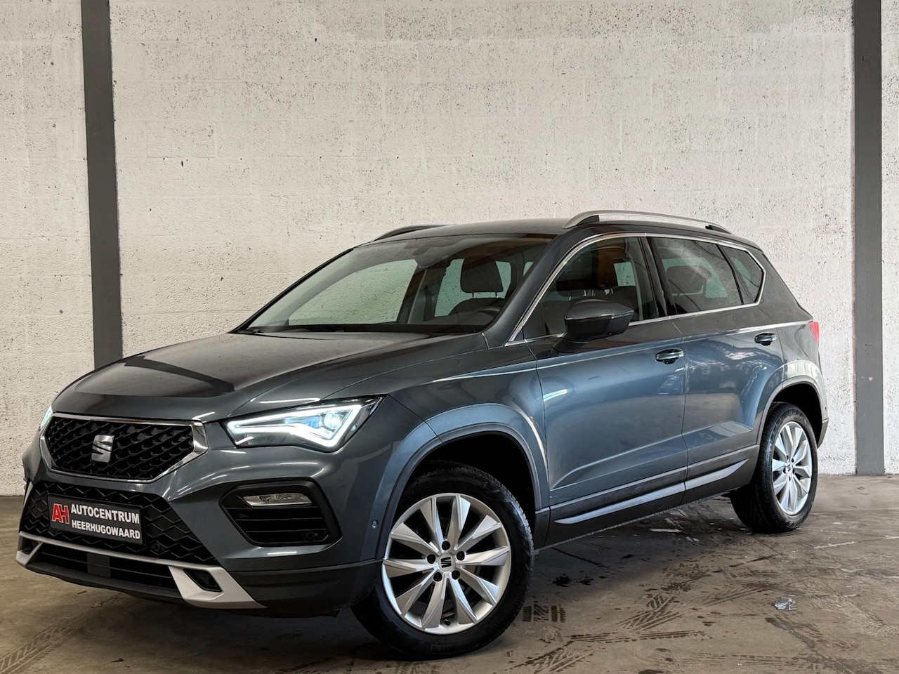 SEAT Ateca - 1.0 TSI Navi|LED|Cruise|Carplay|Camera|Dealer Onderhouden !! - AutoWereld.nl