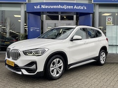 BMW X1 - sDrive18i High Executive Edition | Leder | Elk achterklep | Panoramadak | Sfeerverlichting