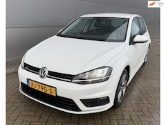 Volkswagen Golf - 1.6 TDI Business Edition R-Line Connected