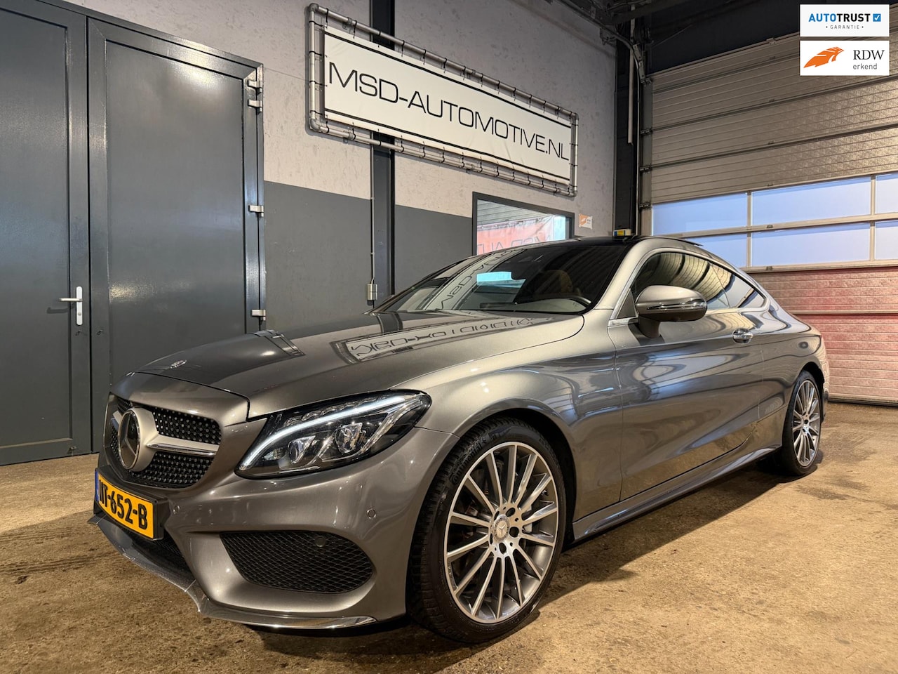 Mercedes-Benz C-klasse Coupé - 300 Prestige AMG-Pack Panoramadak Burmester Leer - AutoWereld.nl