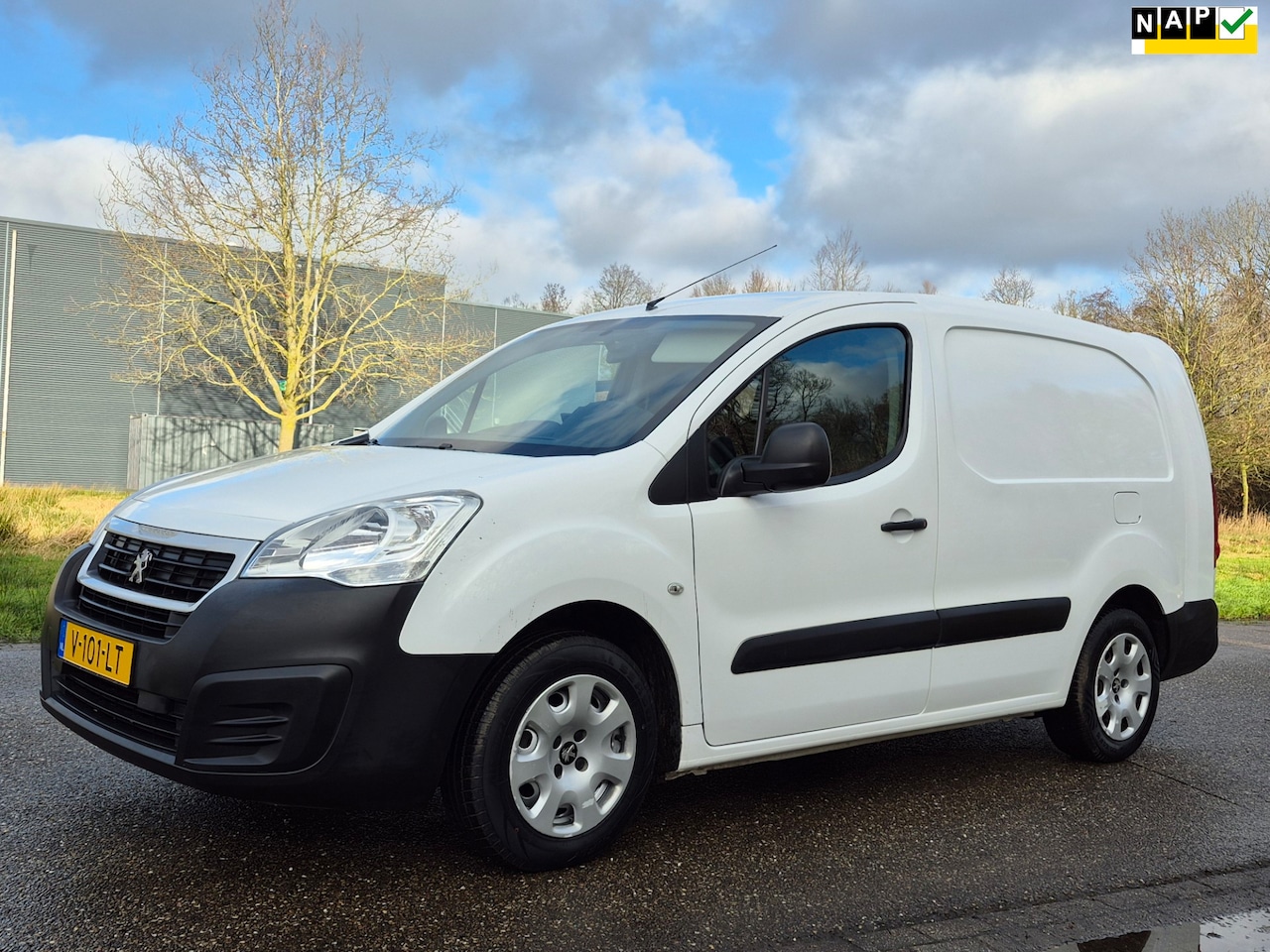 Peugeot Partner - 122 1.6 BlueHDi 100 XL Automaat,Inrichting - AutoWereld.nl
