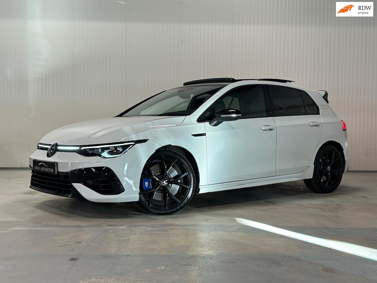 Volkswagen Golf - 2.0 TSI R 4Motion | PANO | IQ LIGHTS | CAMERA | NIEUWSTAAT - AutoWereld.nl