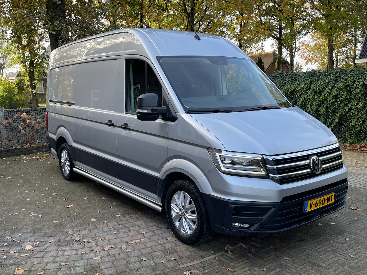 Volkswagen Crafter - 35 2.0 TDI L3H3 Highline Zeer compleet. Nette bus - AutoWereld.nl