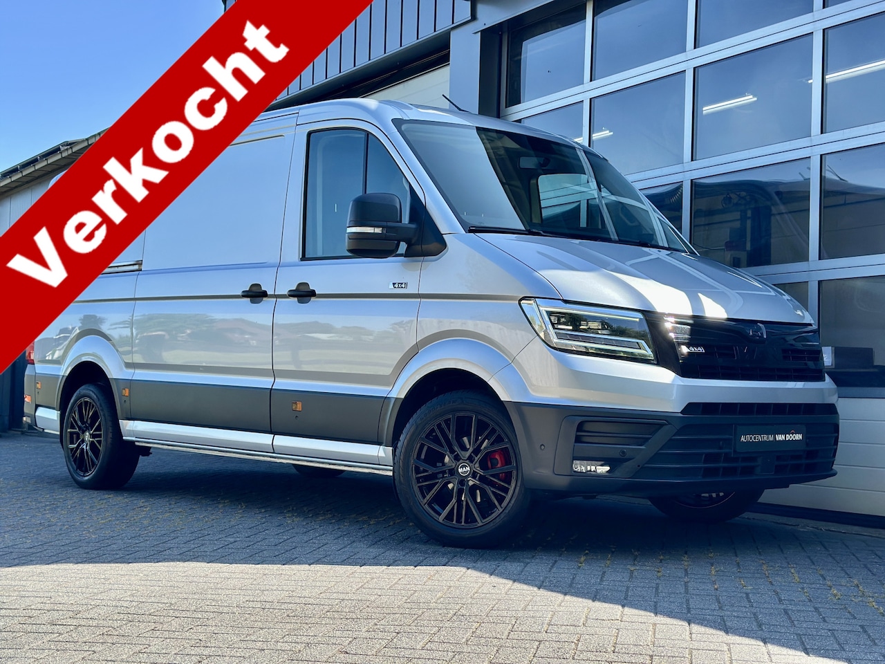 MAN TGE - 35 2.0 TDI 177pk | Automaat | 4x4 L3H2 | Black Edition | 3500 kg. LED | Camera | Climate C - AutoWereld.nl