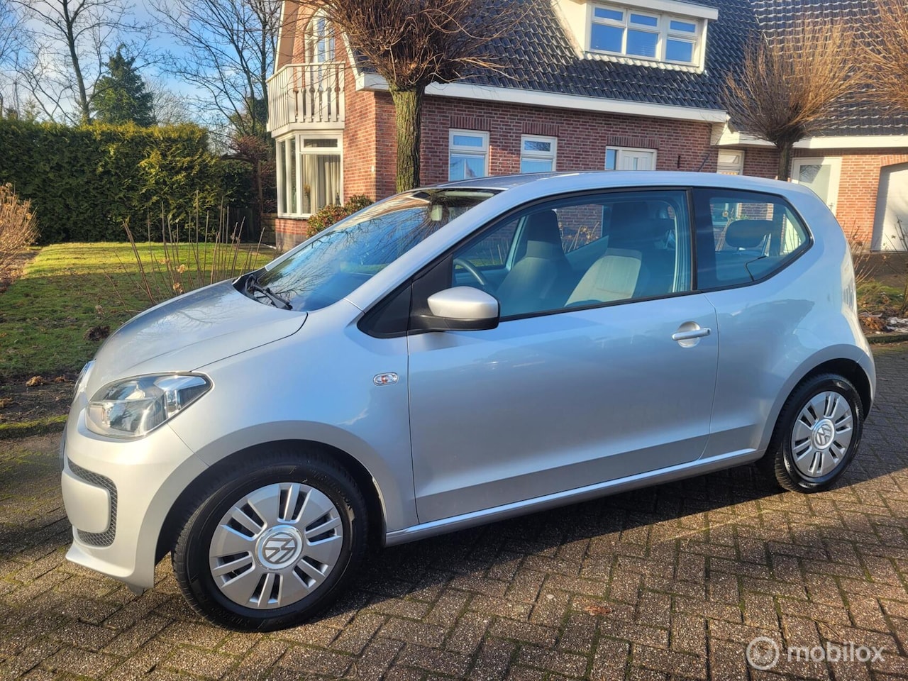 Volkswagen Up! - 1.0 move up! BlueMotion 1.0 move up! BlueMotion, airco, navi - AutoWereld.nl