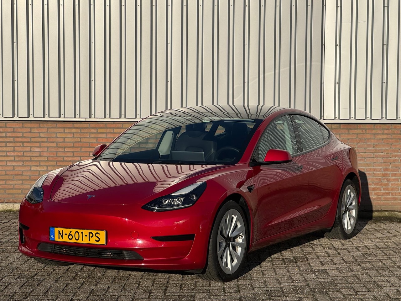 Tesla Model 3 - Standard RWD Plus 60kWh/ LFP/ 94% SOH/ Warmtepomp - AutoWereld.nl