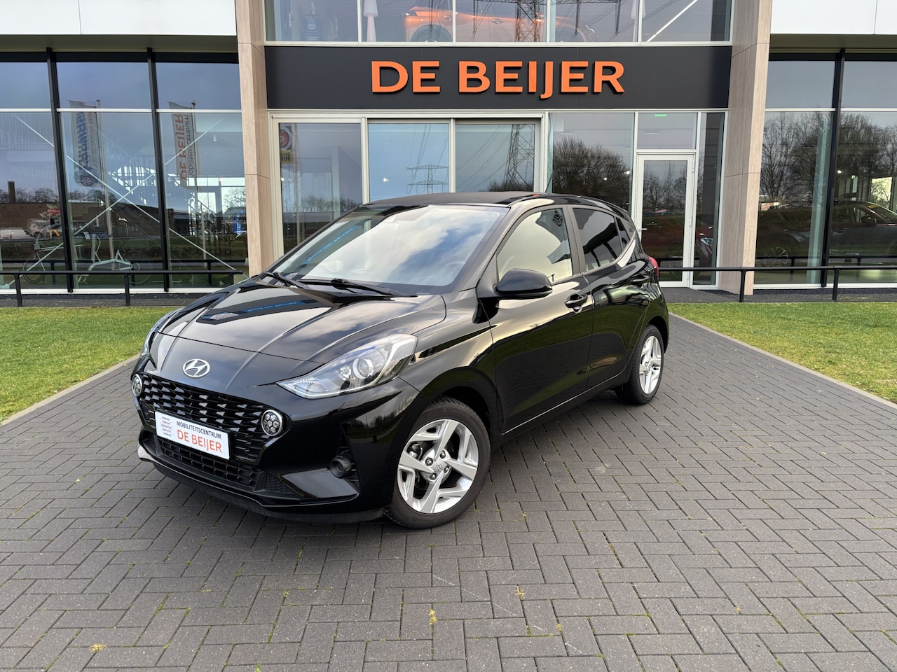 Hyundai i10 - 1.0 Premium Camera I Navigatie I Stoelerw. - AutoWereld.nl