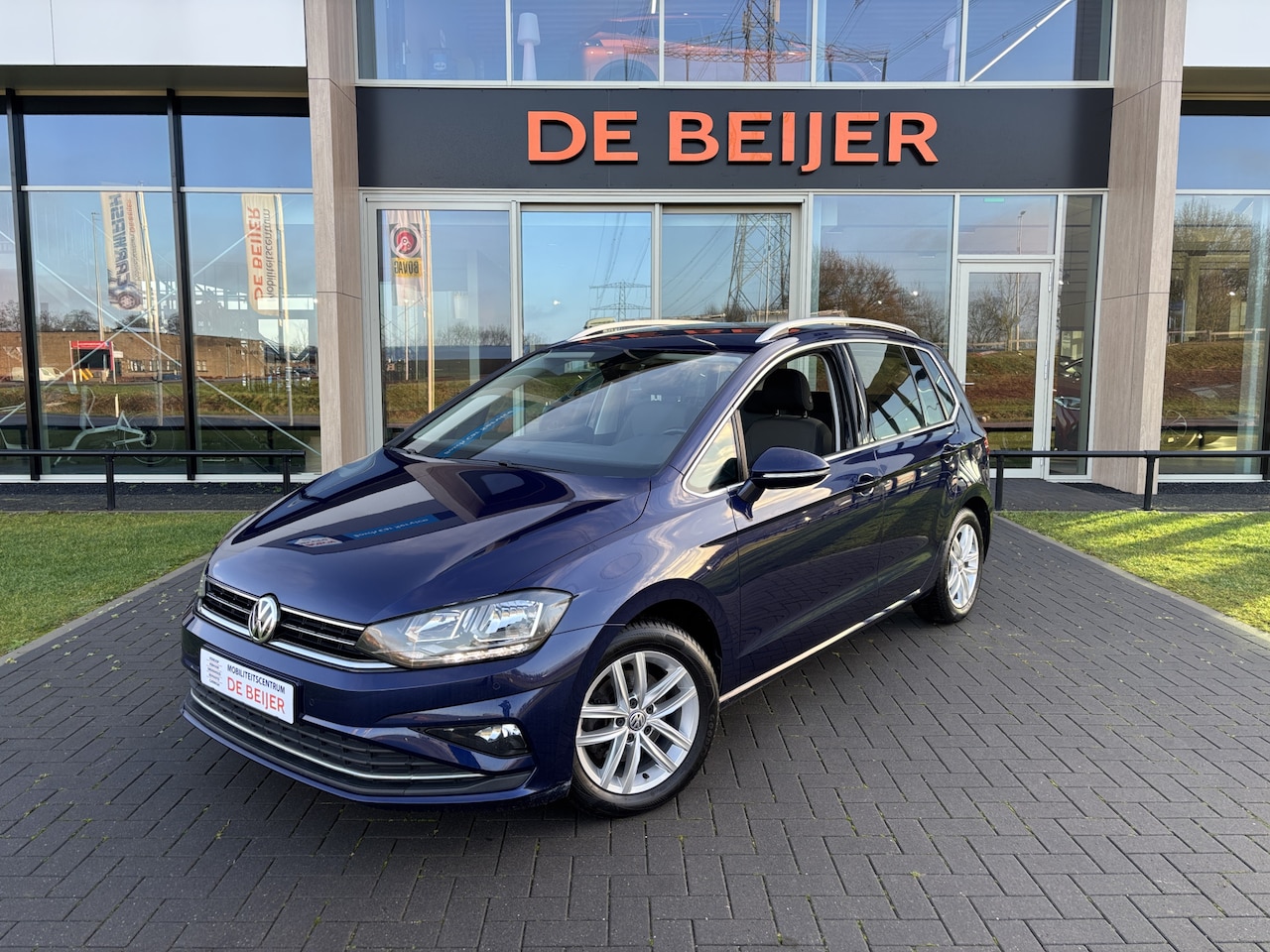 Volkswagen Golf Sportsvan - 1.5 TSI DSG 150 pk Highline Trekhaak I Navigatie I Cruise - AutoWereld.nl