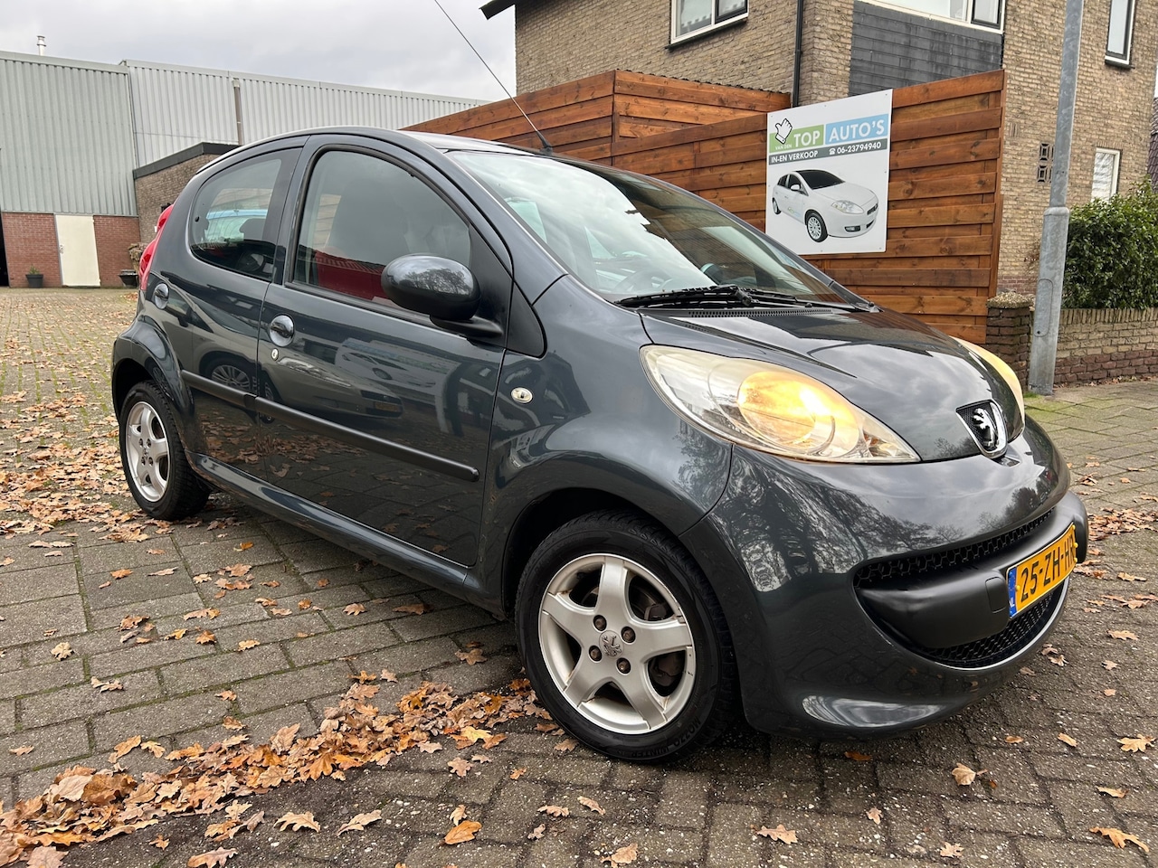 Peugeot 107 - 1.0-12V XS Urban Move nieuwe apk 2027! - AutoWereld.nl