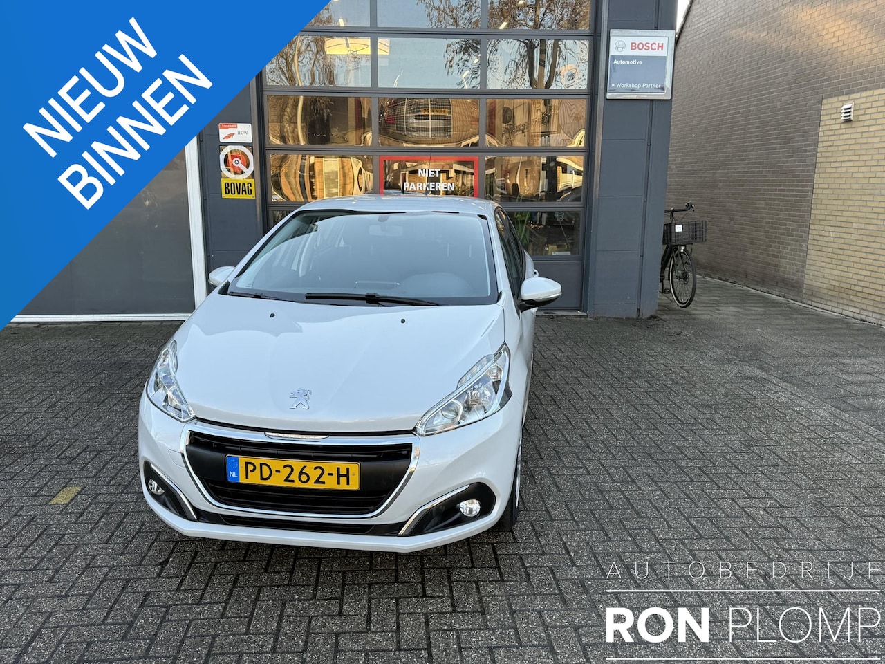 Peugeot 208 - 1.2 PureTech Blue Lion / Airco/ Navigatie/ Cruise/ Apple carplay/ LED/ PDC - AutoWereld.nl