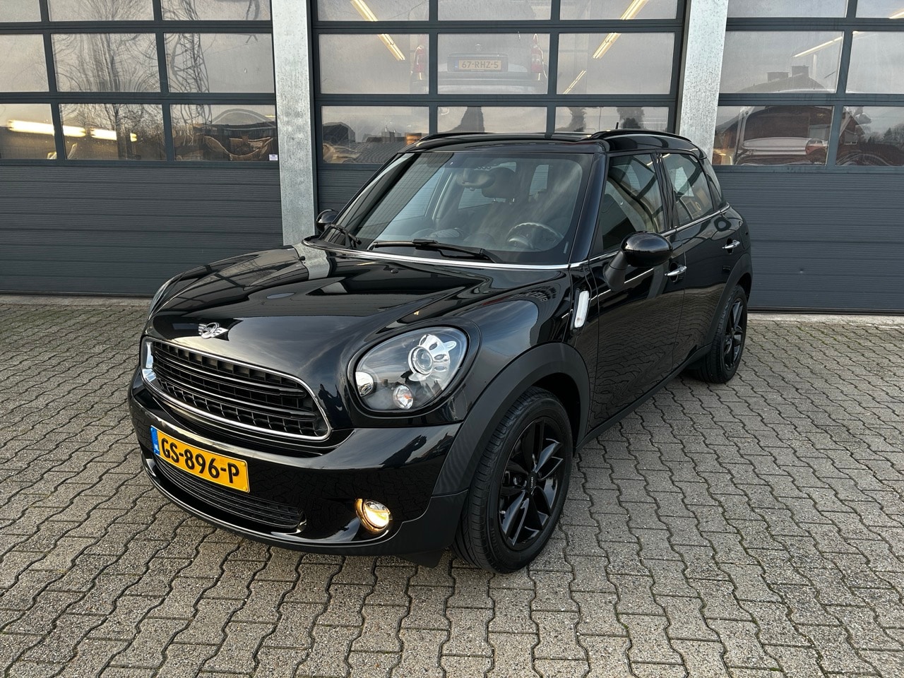 MINI Countryman - 1.6 Cooper Knockout Edition 1.6 122pk Cooper Knockout Edition - AutoWereld.nl