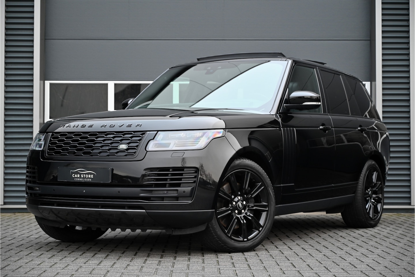 Land Rover Range Rover - 2.0 P400e VOGUE / PANO / MERIDIAN / LED / MEMORY / 360 CAMERA / STOELKOELING / BLACK BACK - AutoWereld.nl