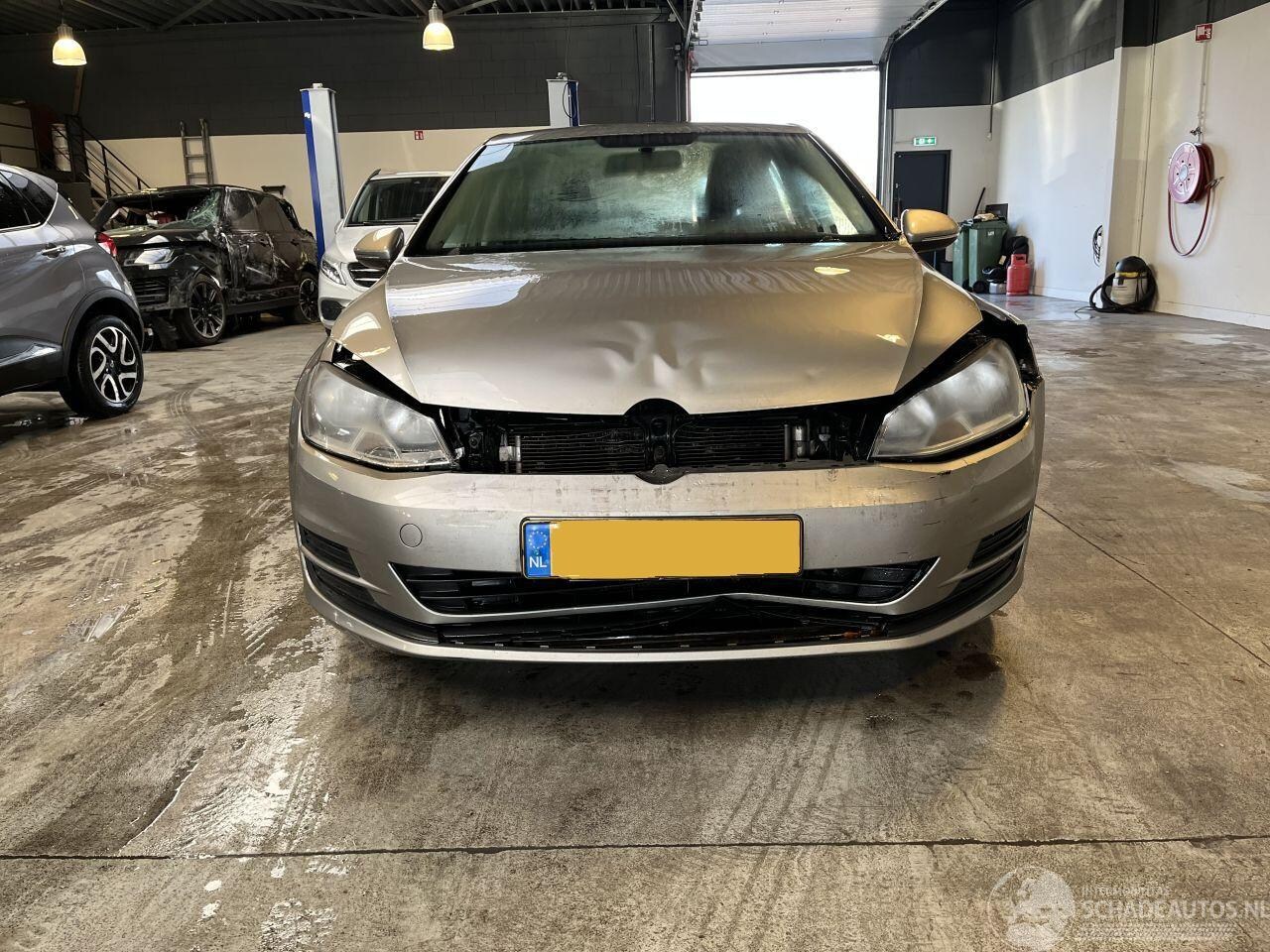 Volkswagen Golf - 1.6 TDI Comfortline NAP!