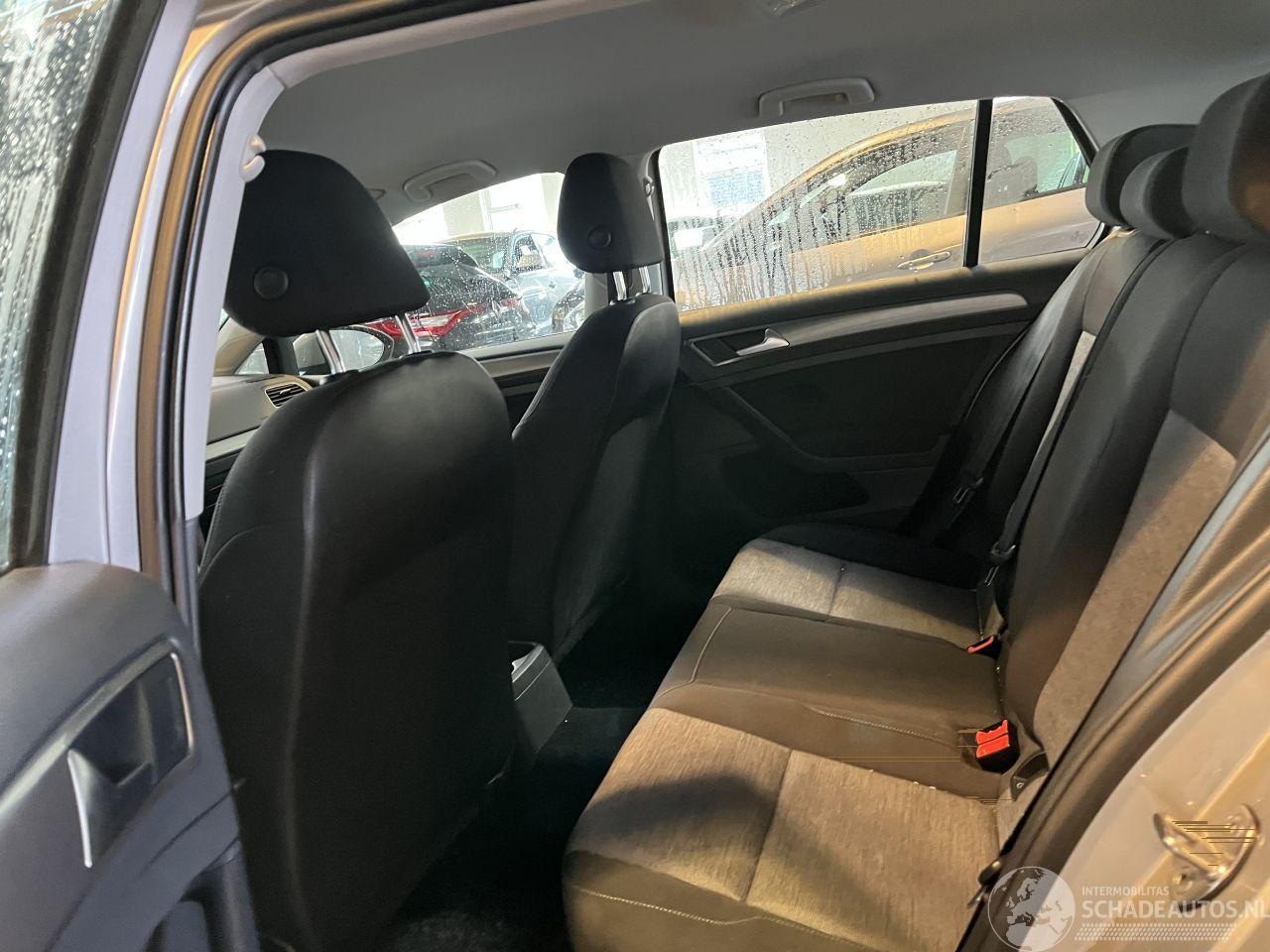 Volkswagen Golf - 1.6 TDI Comfortline NAP!