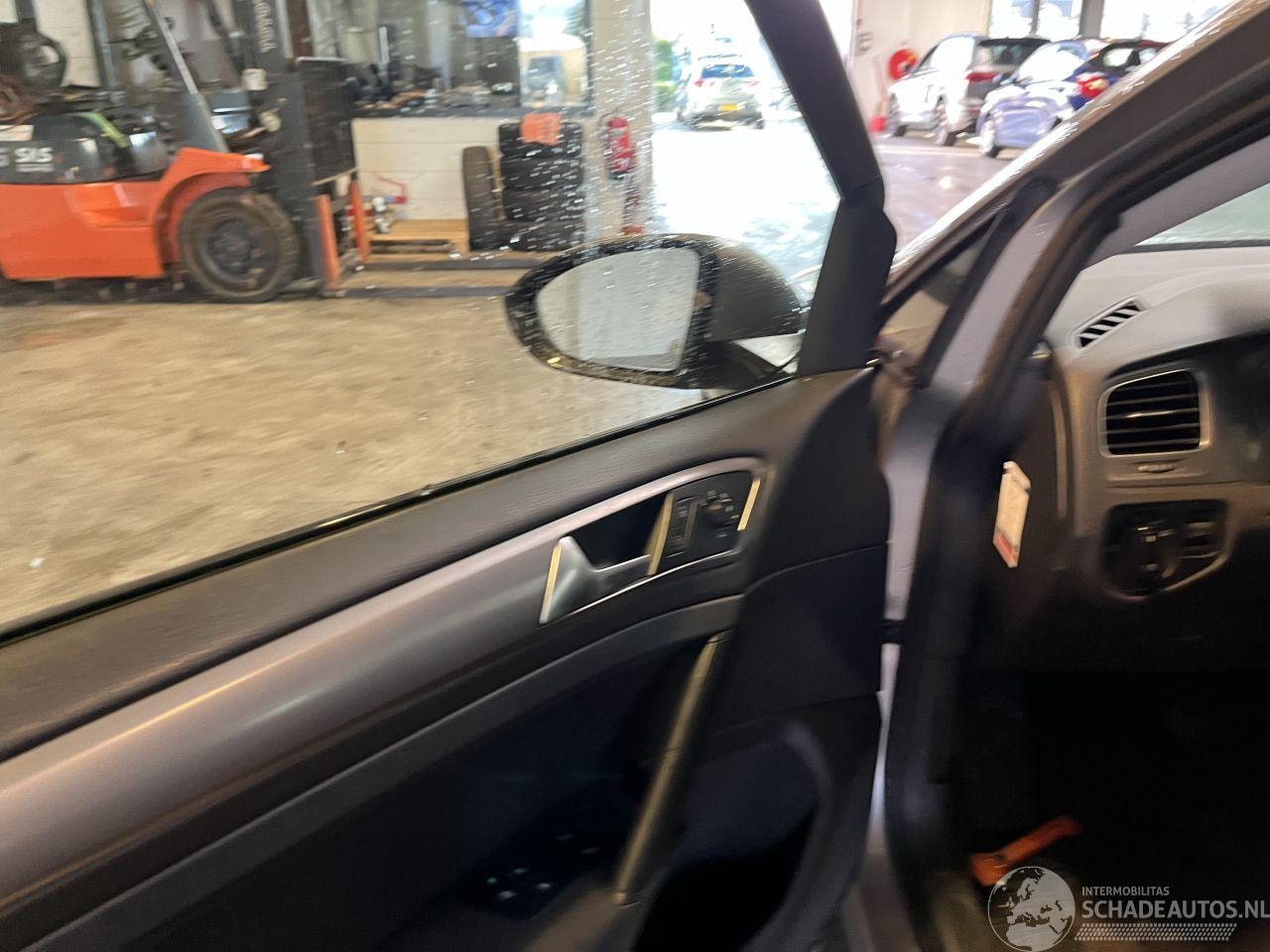 Volkswagen Golf - 1.6 TDI Comfortline NAP!