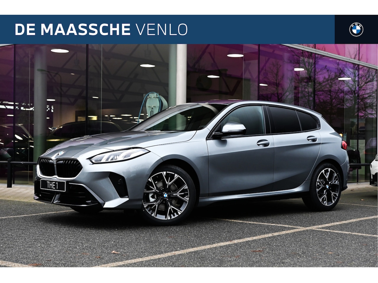 BMW 1-serie - 120 M Sport Automaat / Sportstoelen / Achteruitrijcamera / M Adaptief onderstel / Parking - AutoWereld.nl