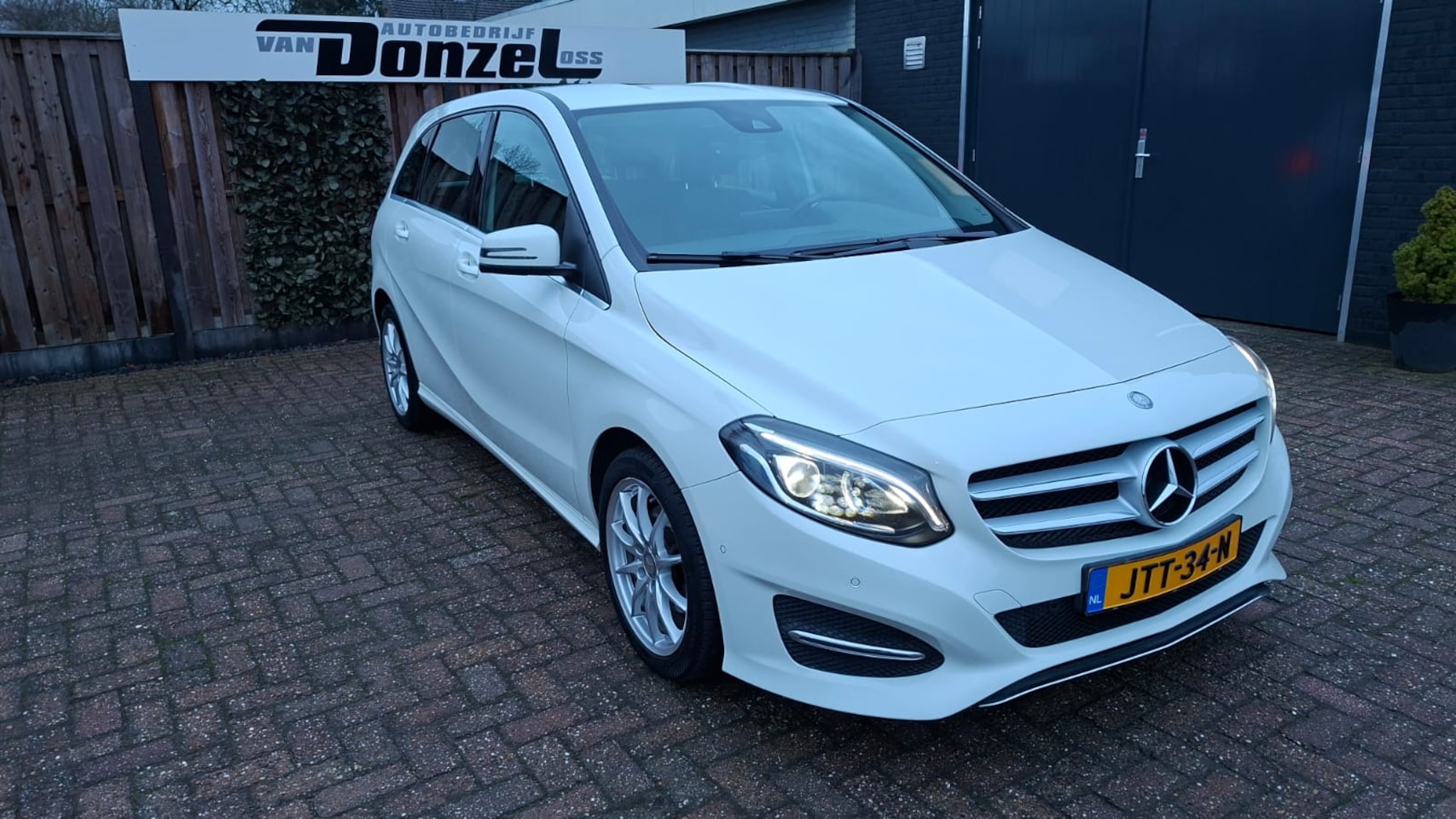 Mercedes-Benz B-klasse - 180 prestige AUTOMAAT - AutoWereld.nl