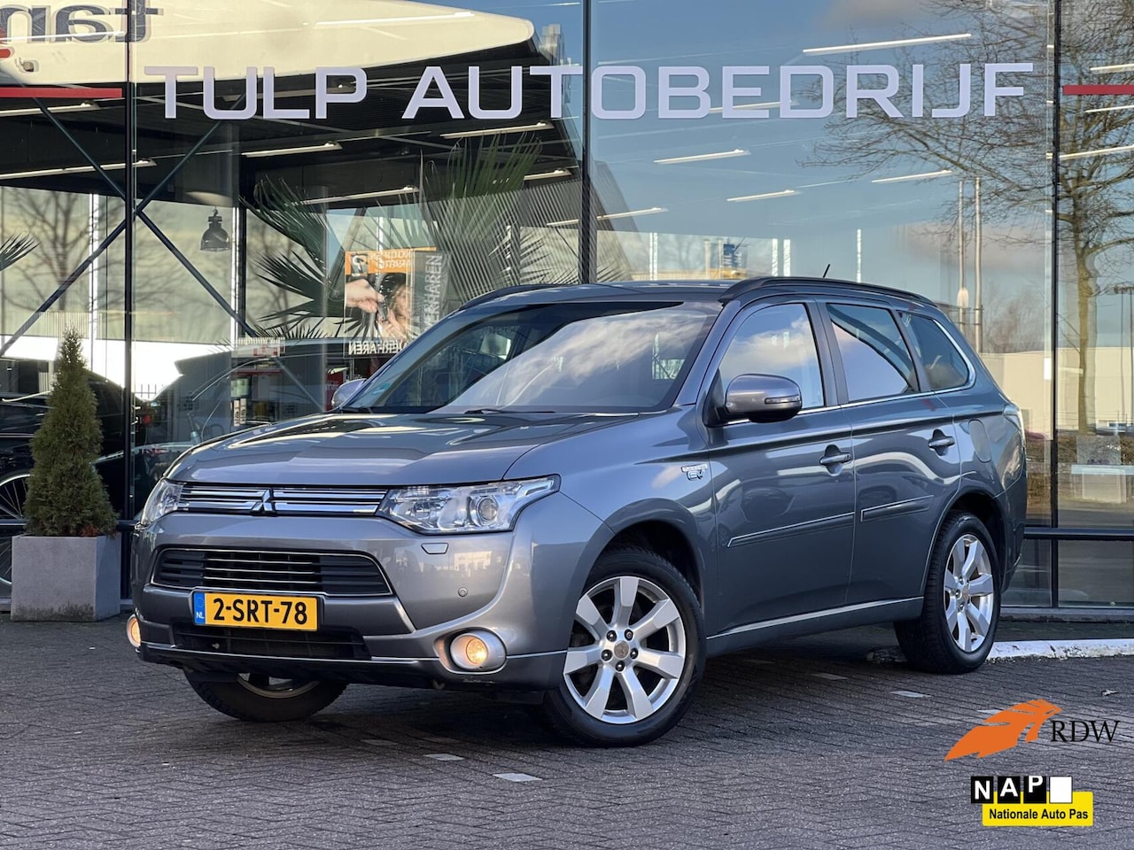 Mitsubishi Outlander - 2.0 PHEV Instyle+ Top onderhoud 1eEig NAP - AutoWereld.nl