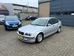 BMW 3-serie - 318i Executive