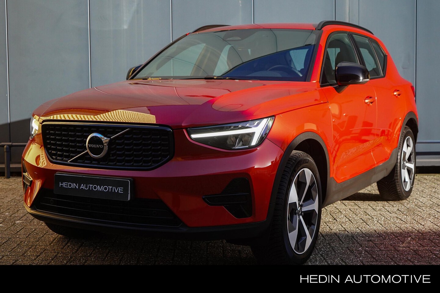 Volvo XC40 - 2.0 B4 Plus Dark | Parkeercamera | Pilot Assist | BLIS | Stoel- stuurverwarming - AutoWereld.nl