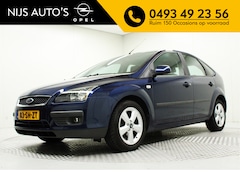Ford Focus - 1.6-16V Futura | Inc. Nieuwe APK | Trekhaak / Airco / Cruise / Radio CD / Verwarmde voorru