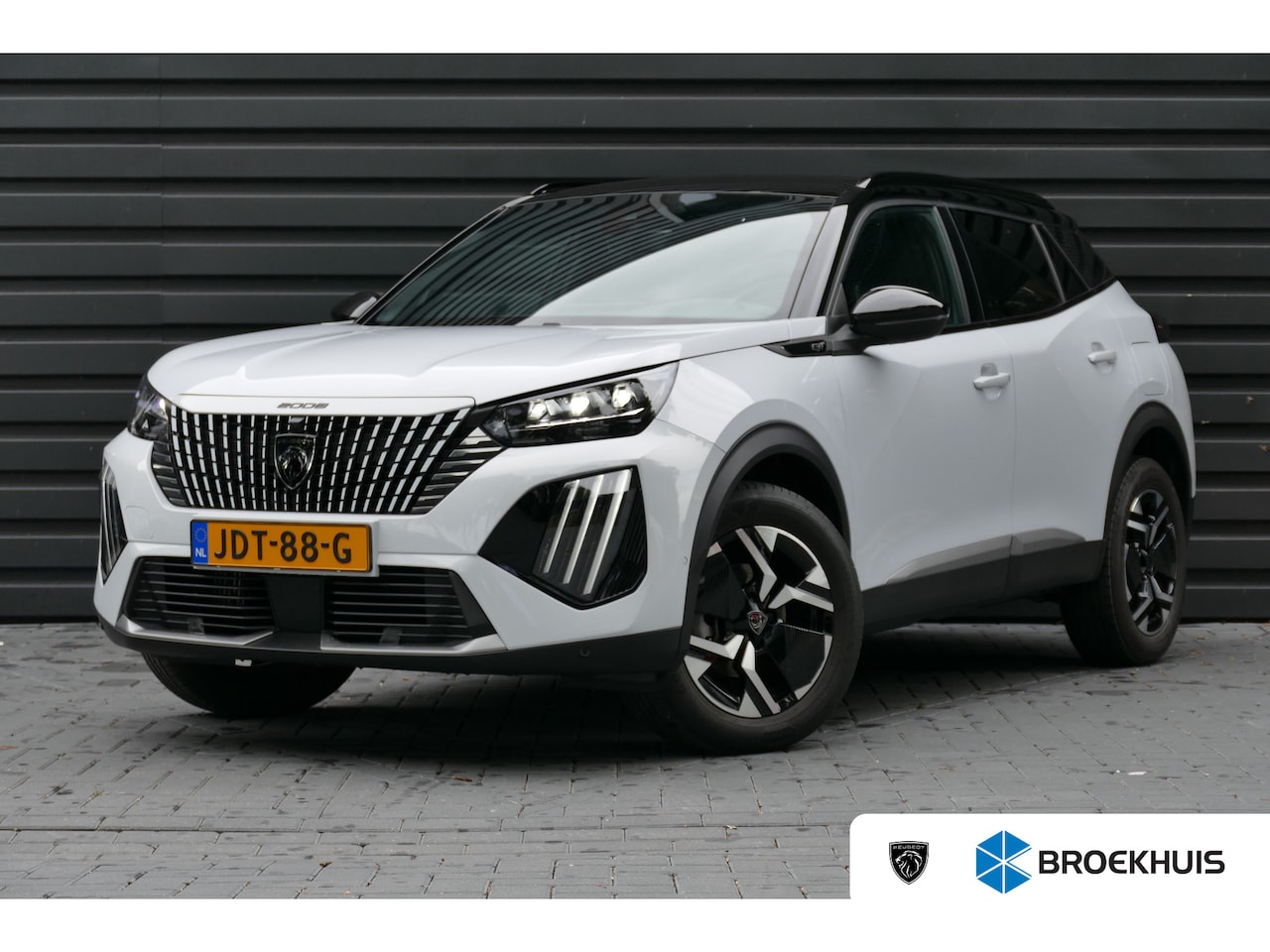 Peugeot 2008 - 1.2 PURETECH 130PK GT PACK AUTOMAAT / NAVI / ALCANATARA / PDC / CLIMA / 17"LMV / CAMERA V+ - AutoWereld.nl