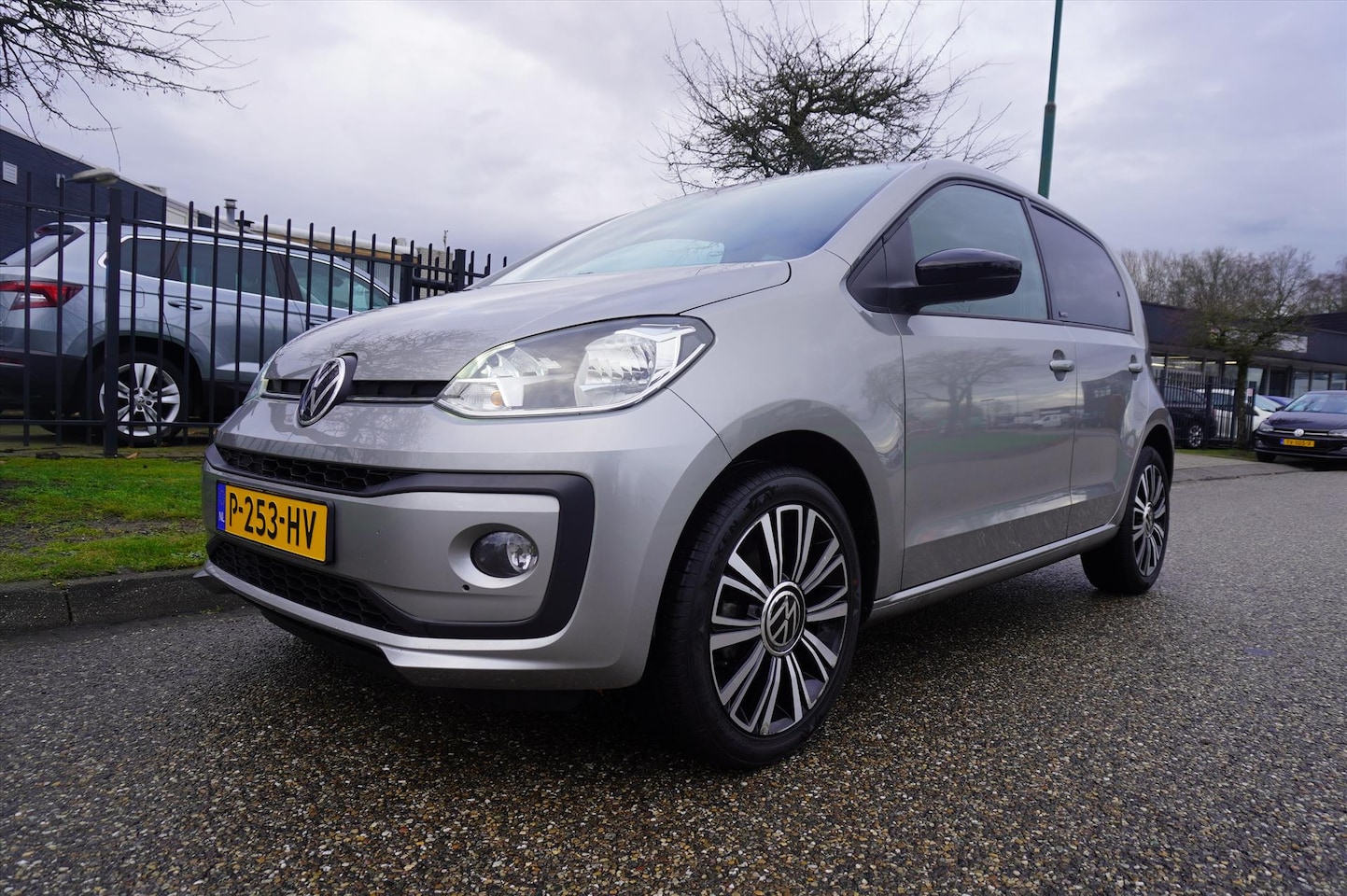 Volkswagen Up! - 1.0 60PK 4D High up! United LM Clima Apps Mooi - AutoWereld.nl