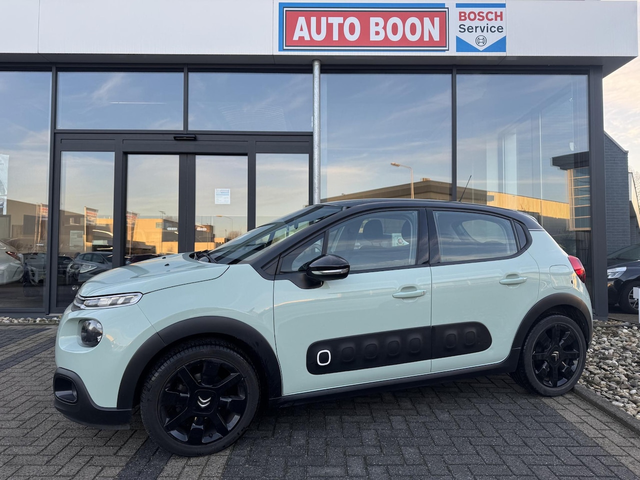 Citroën C3 - 1.2 82PK SHINE APPCARPLAY/P-CAM/CLIMA/PDC/LMV/ LED/MEDIA/BTA . 2E EIG .NL AUTO/KM=NAP - AutoWereld.nl