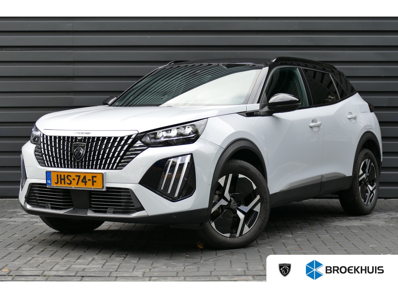 Peugeot 2008 - 1.2 PureTech 130 GT PACK / NAVI / ALCANTARA / PDC / CLIMA / 17"LMV / CAMERA V+A / KEYLESS - AutoWereld.nl